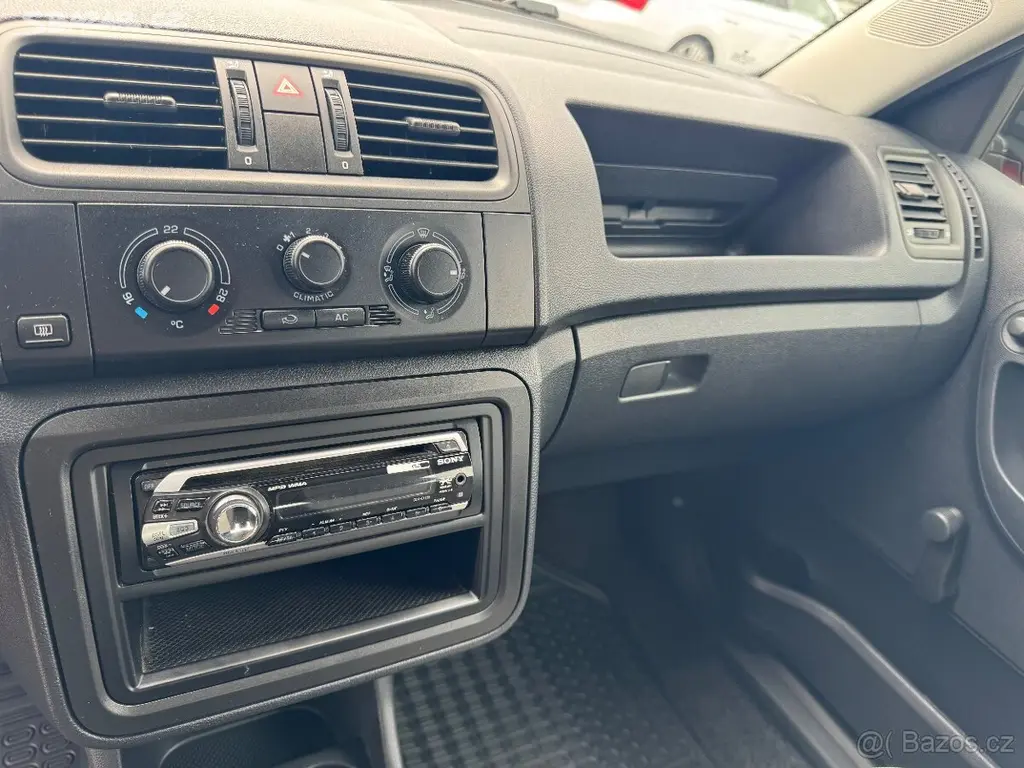 Škoda Fabia II 1.4 16V, 117 tis km, 1.Majitel, ČR - fotka 6