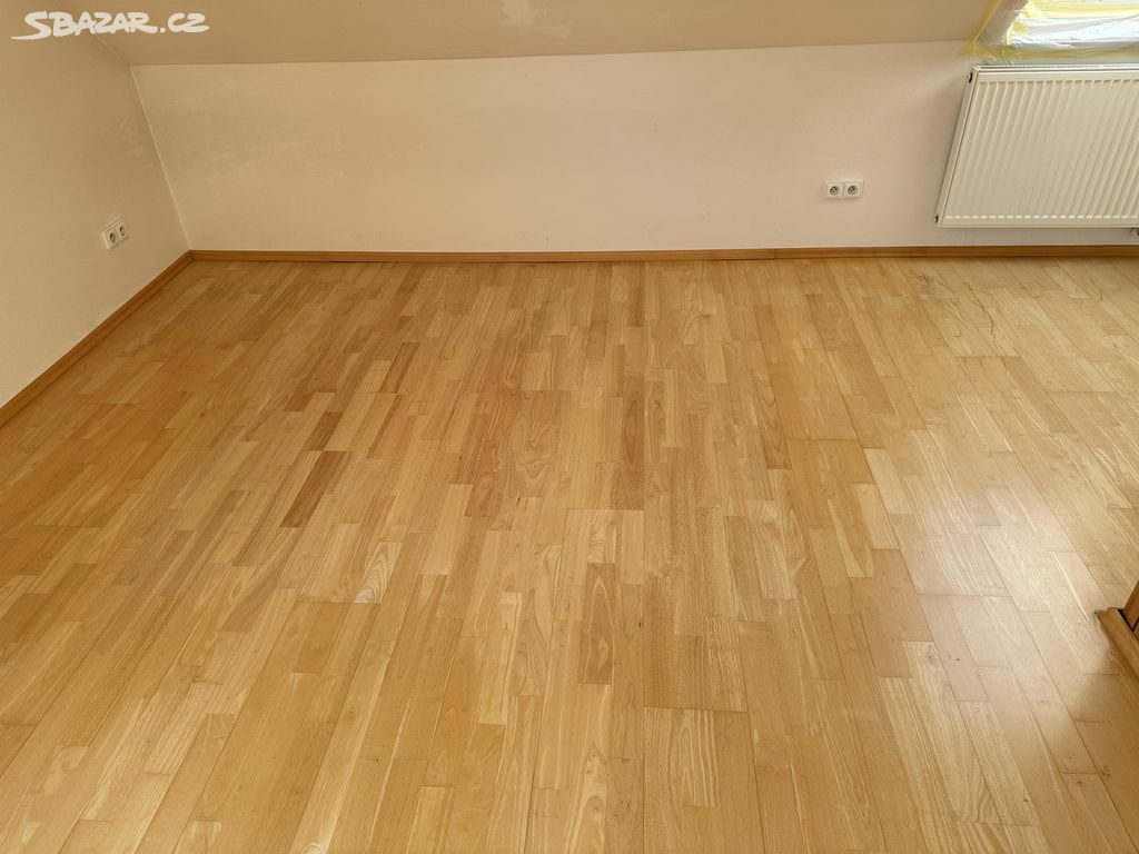 Dřevěná plovoucí podlaha Hevea 28 m2