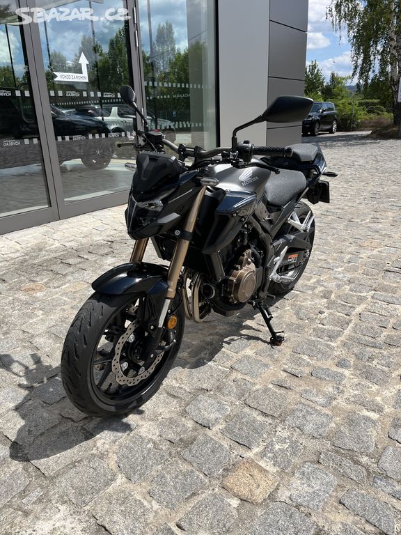 Honda CB500F stav nové motorky, 8 měsíců, 1100 km