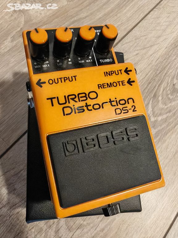 Boss DS-2 kytarový distortion efekt