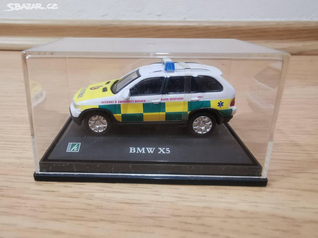 Model BMW X5 Ambulance,GB záchranka, Cararama 1:72