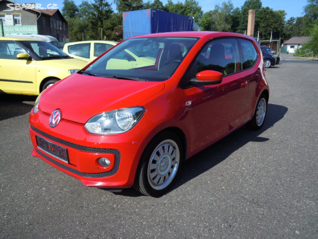 VW UP 1.0MPi 60koní r.v.5/2013 2.majitel