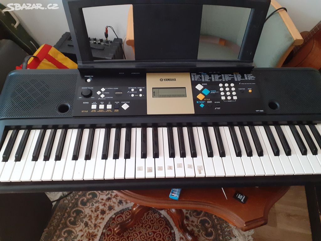 YAMAHA YPT-220