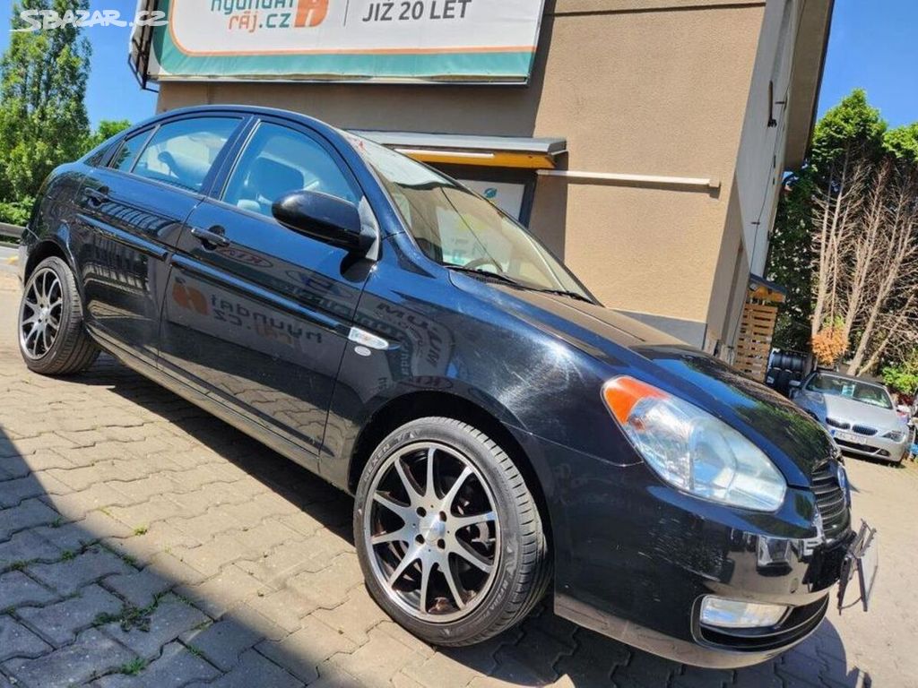 Hyundai Accent 1.5-CENTRÁL-1.MAJITEL-KLIMA