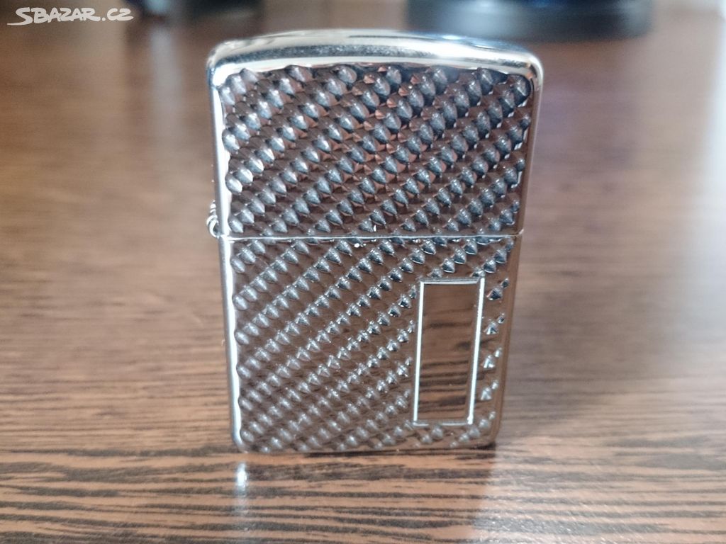 Nový ZIPPO zapalovač.