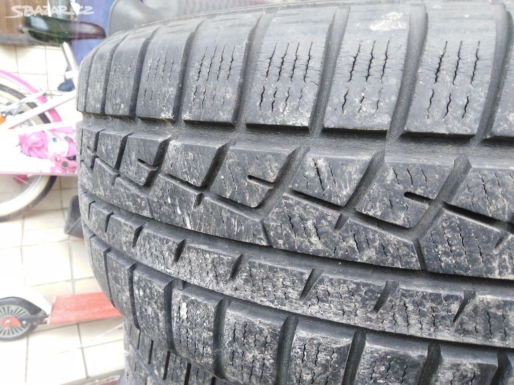 Zimní pneu 195/50 R16