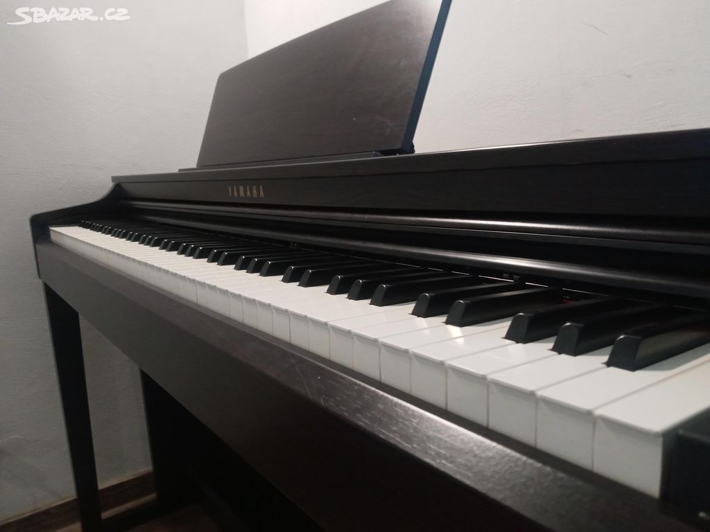 Yamaha Clavinova CLP 525