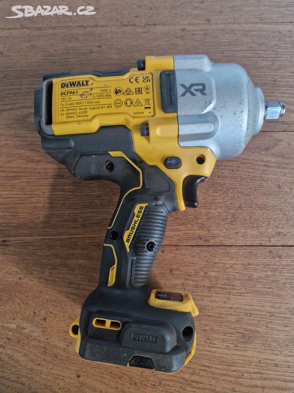 DeWalt rázový utahovák DCF961NT