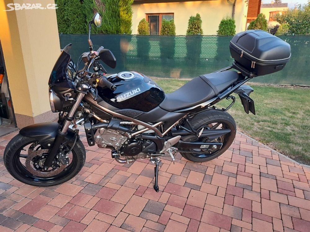 Suzuki SV 650, r.v. 9/2022, naj 6700 km, nová v CZ