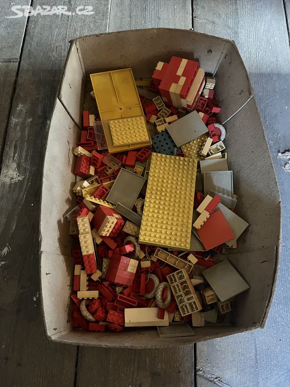 Retro stavebnice Lego.