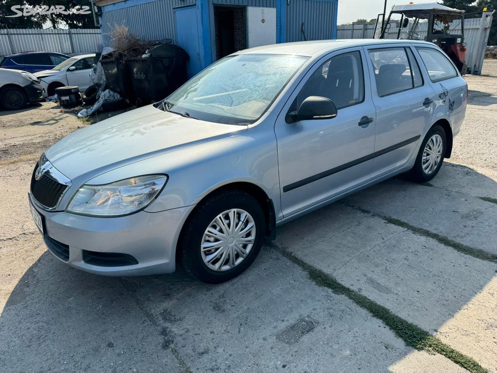 Škoda octavia combi 1.6i 2009 180TKM odjezd ose!!