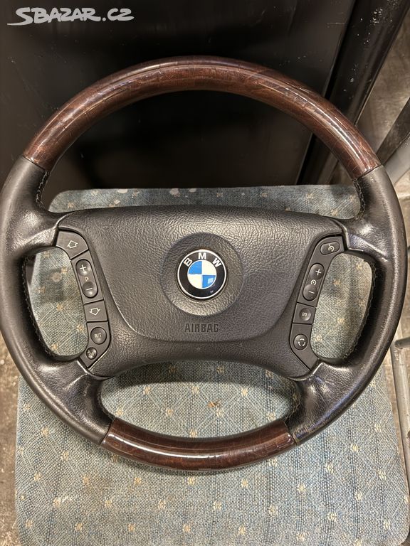 Volant čtyřramenný BMW e39 dřevěný