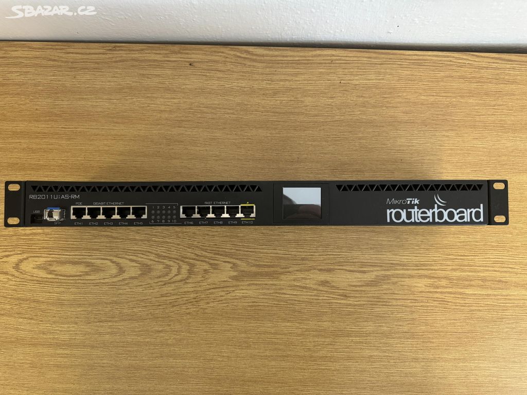 Router Mikrotik RB2011UiAS-RM rack