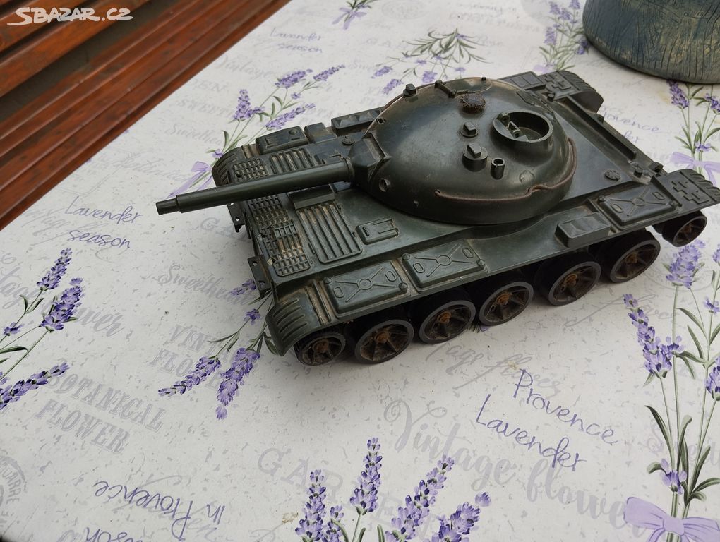 Staré hračky Tank T62 Panzer Anker.Piko, na díly