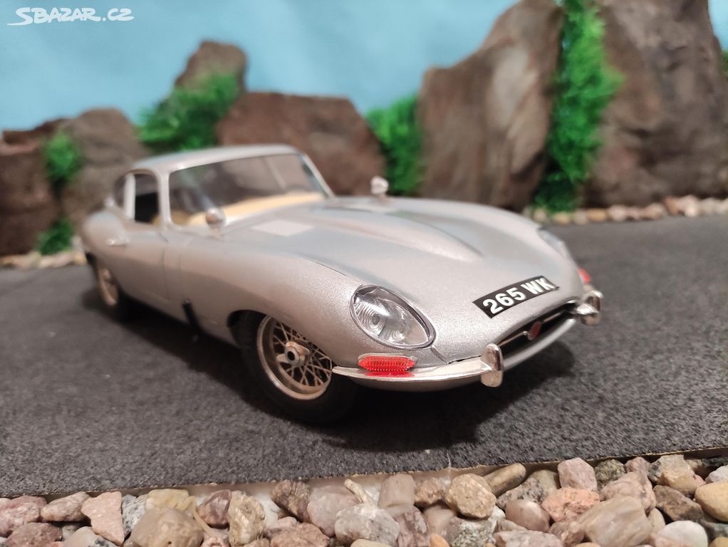 prodám model 1:18 jaguar e type coupe