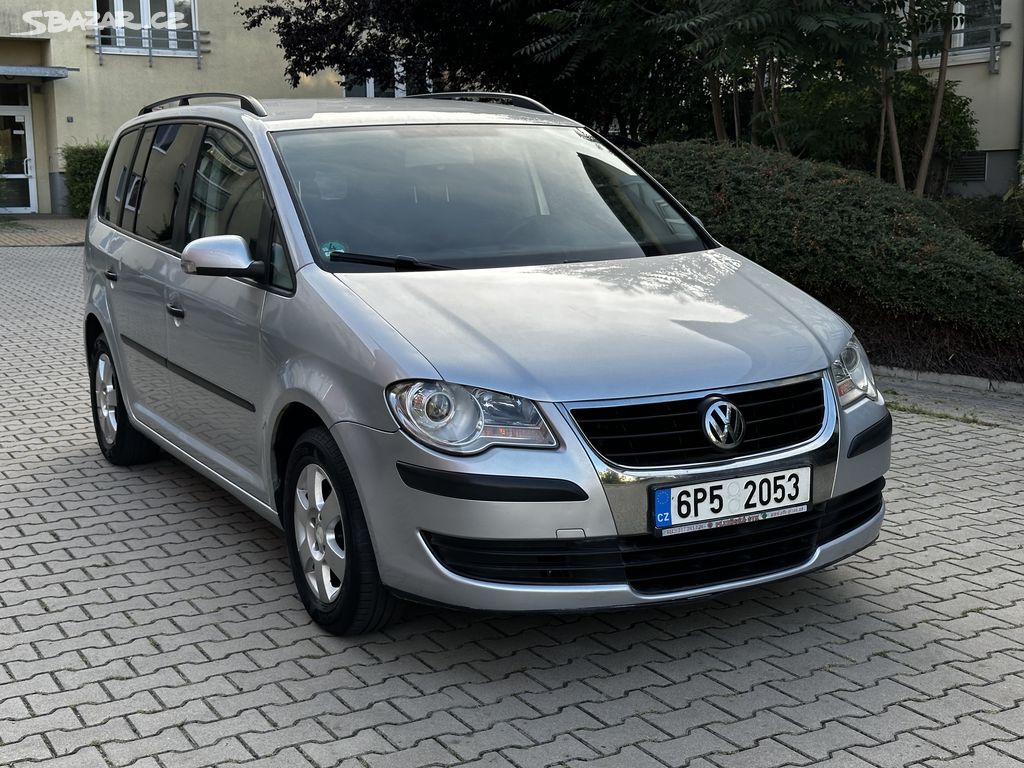 VW Touran 1.6 75kW 7 míst Facelift Tažné ALU kola