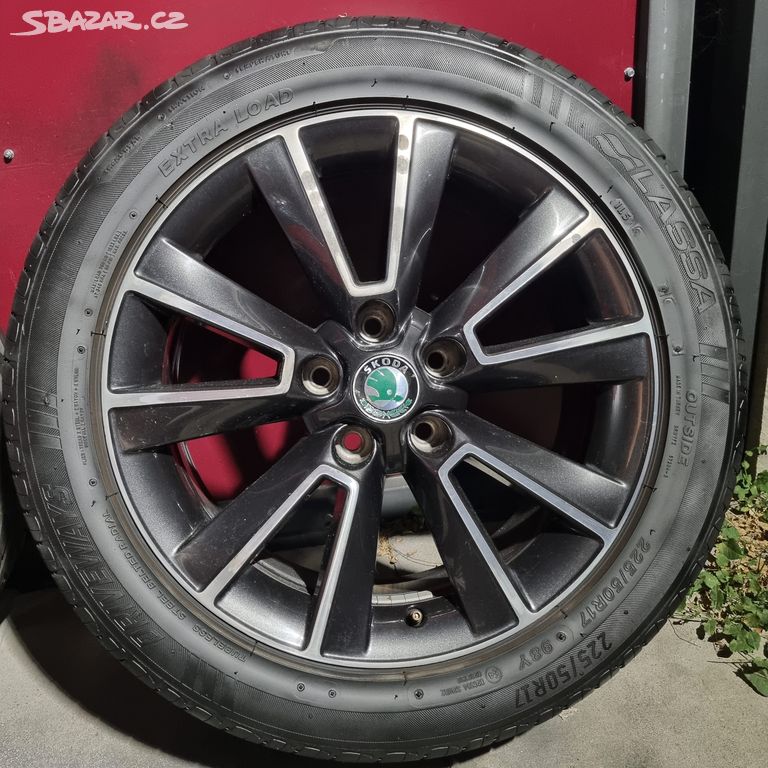 17"LETNÍ OBUT ČERNO-LEŠŤ ALU KOLA 5x112 ŠKODA YETI