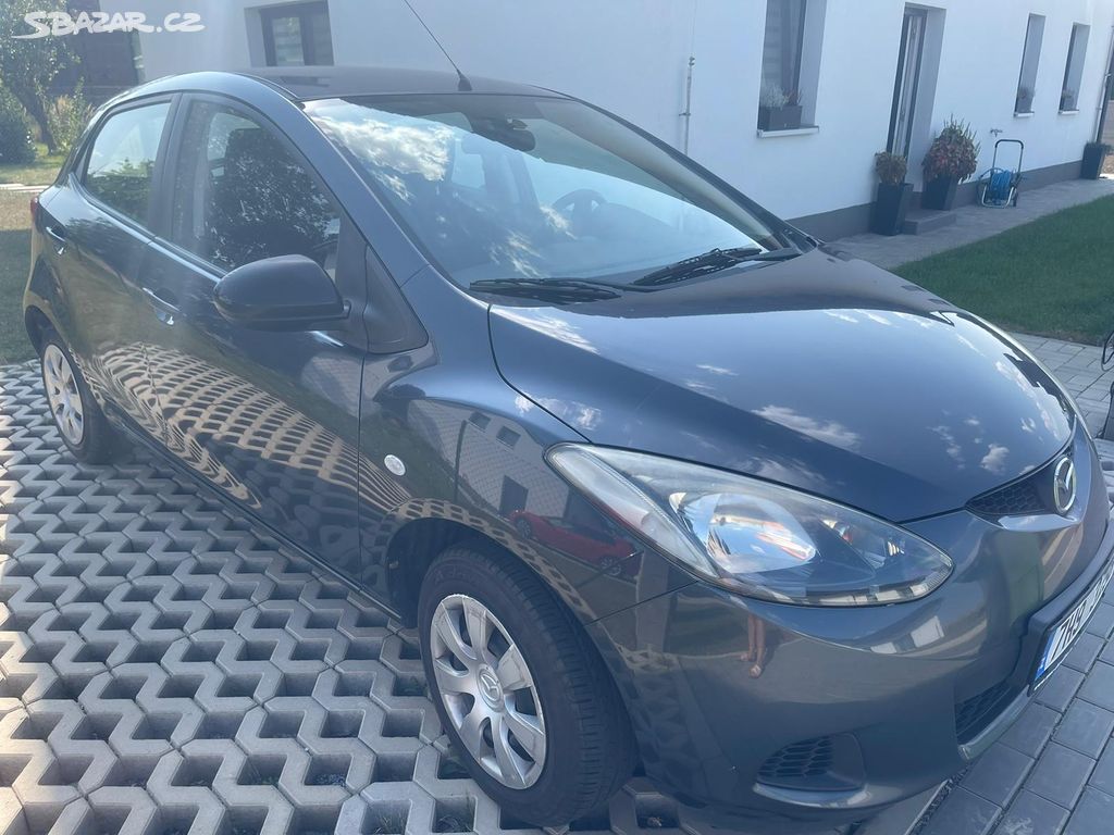 Mazda 2 1,3i benzín, 5dv., 2010, 113tkm., šedá