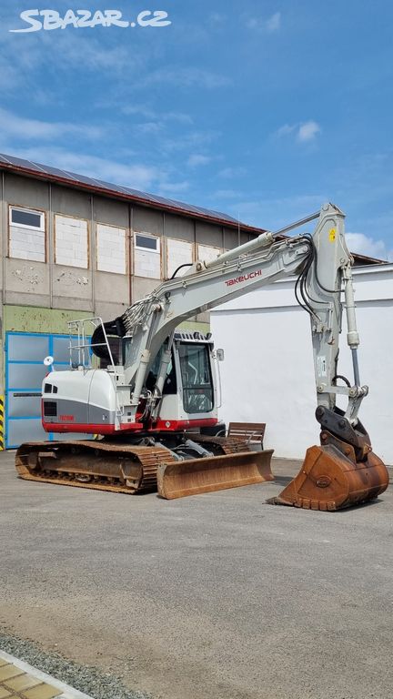 Rypadlo Takeuchi TB2150R 16t