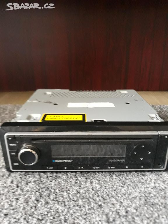 BLAUPUNKT DIGITÁLNÍ AUTORÁDIO CD, FM VLNY