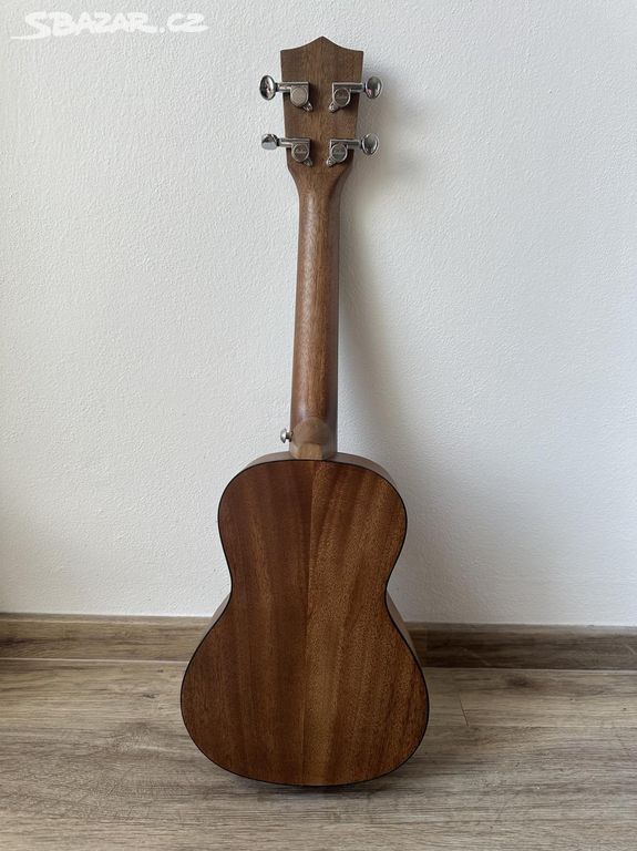 Ukulele Andrew MZ-807