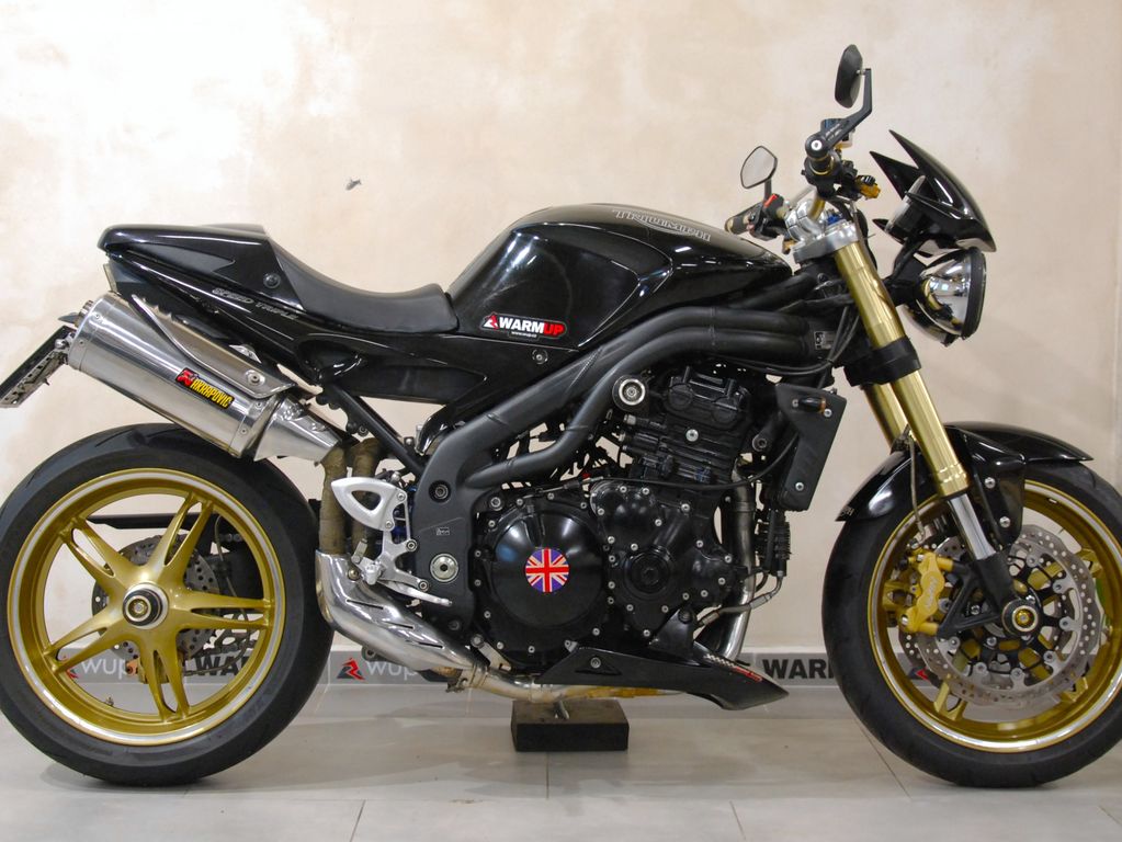 Triumph Speed Triple 1050 - hezký stav