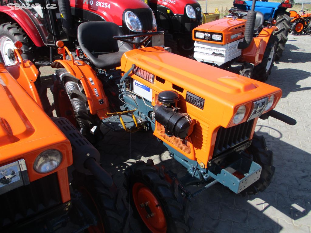 Malotraktor Kubota B7001 4WD plně repasovaný 4