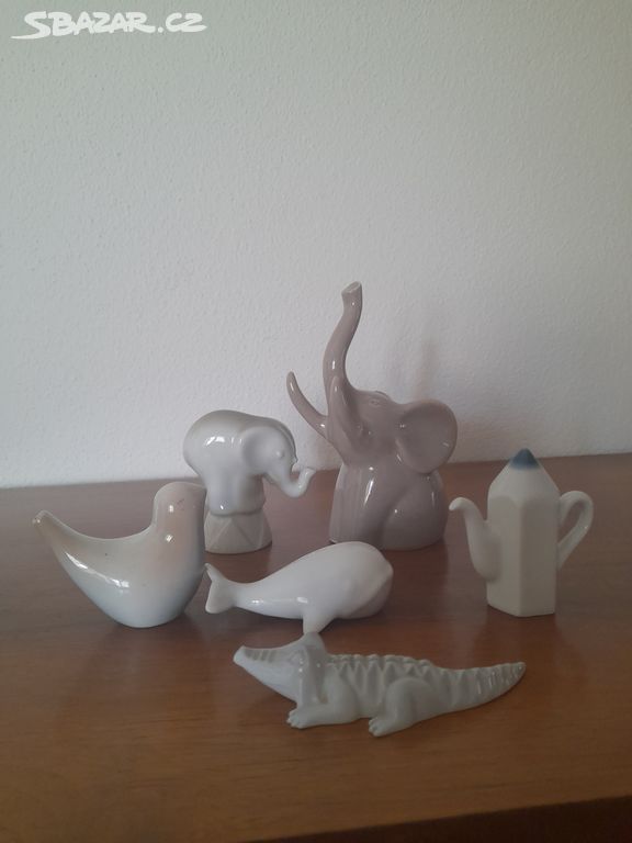 Sada retro porcelánových figurek