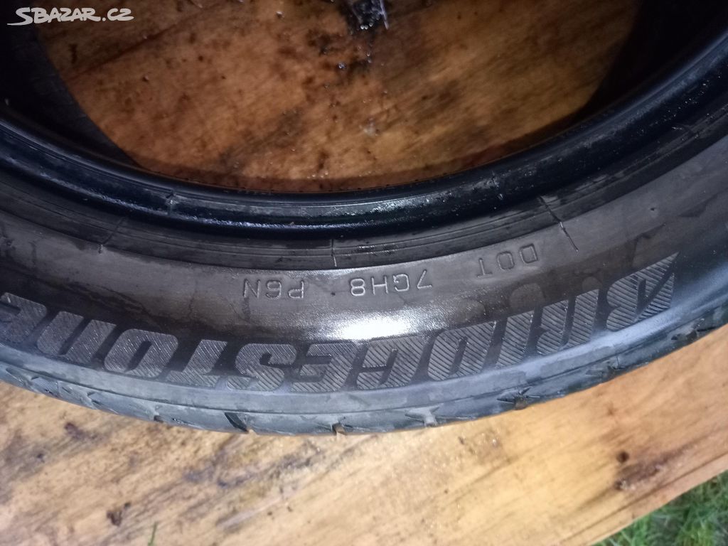 Pneu Bridgestone 225/45/17 ojeté letní