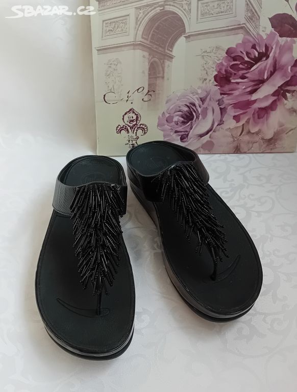 Černé pantofle FitFlop vel.39