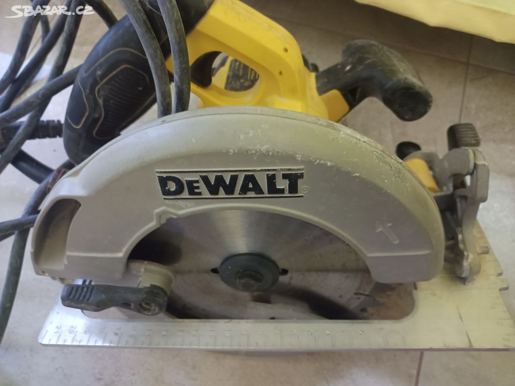 Kotoučová pila DeWalt DWE575 v kufříku, 1 600 W