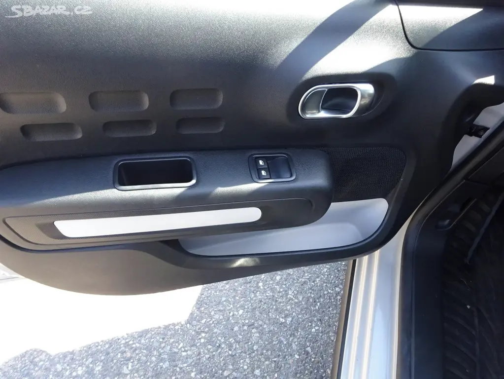 Citroen C3 1.2 PureTech r.v.2020 2.Maj.serv.kníž.Č - fotka 6