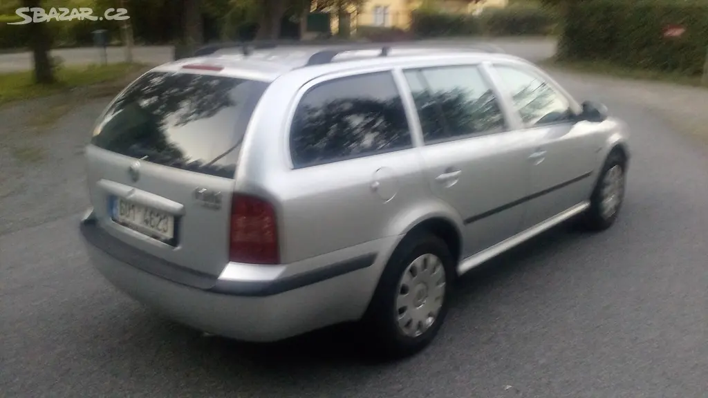Škoda Octavia combi 1.9 TDI-Tour rv 11/2010-CZ-TOP - fotka 5