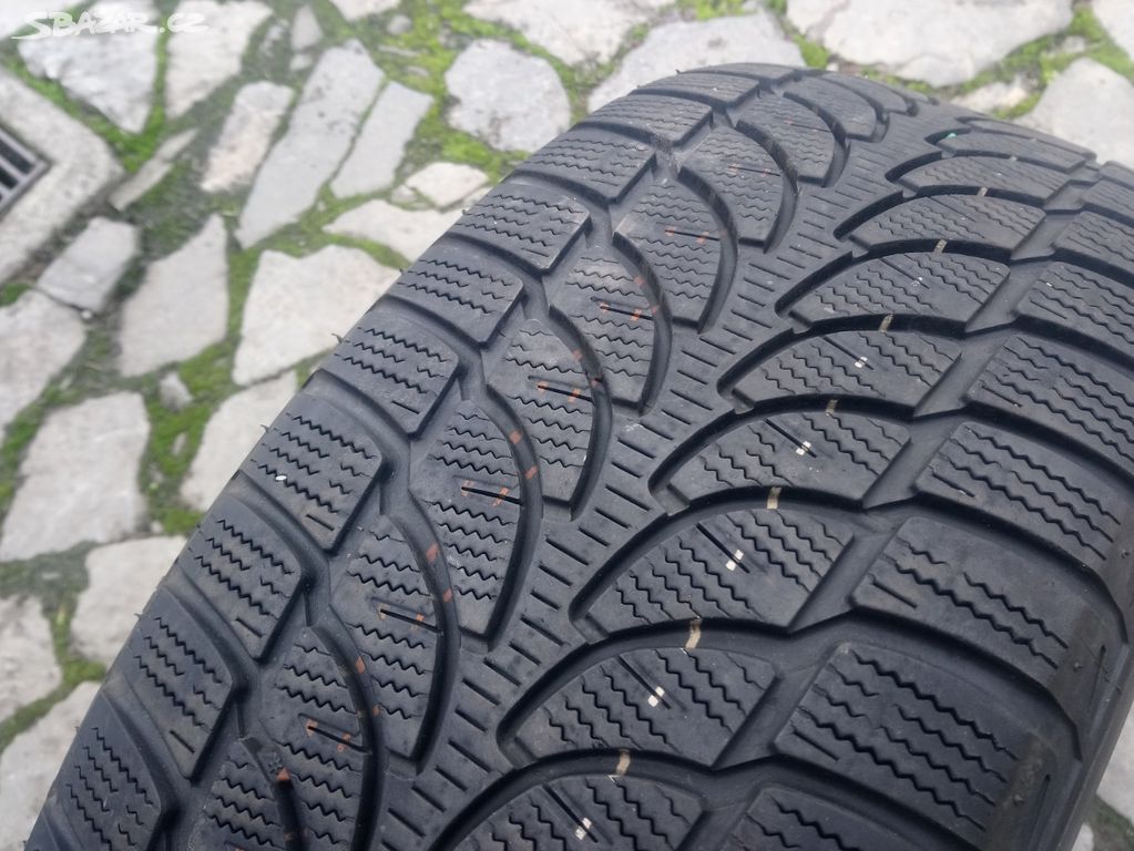 Prodám 2 zimní pneu 225 60 17 BRIDGESTONE