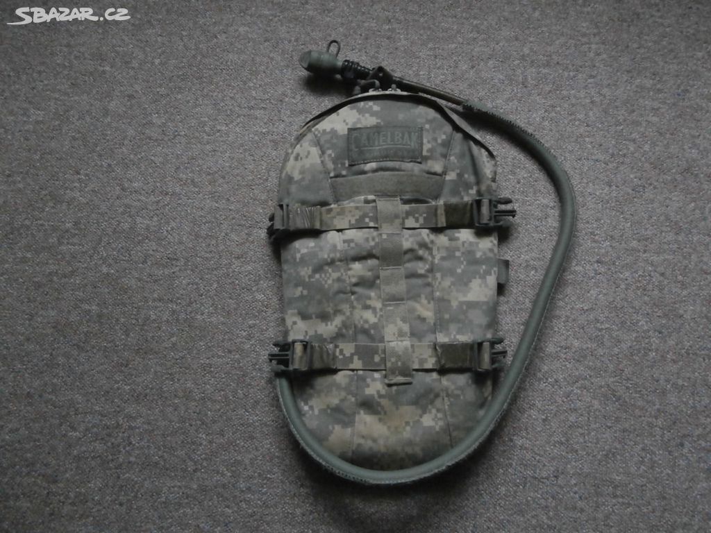 Prodám US ARMY vak na vodu CAMELBAK 3L