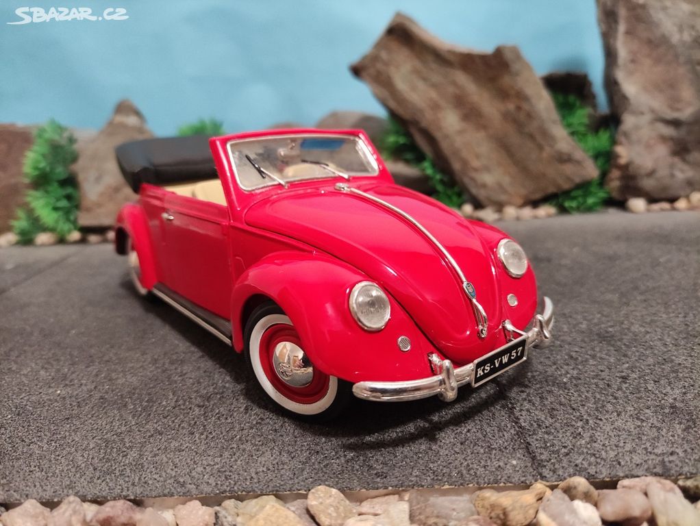 prodám model 1:18 vw beetle cabrio 1951