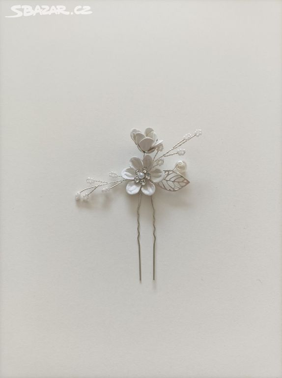 Vlásenka bílá květy s perlami a krystaly, ozdoba,2
