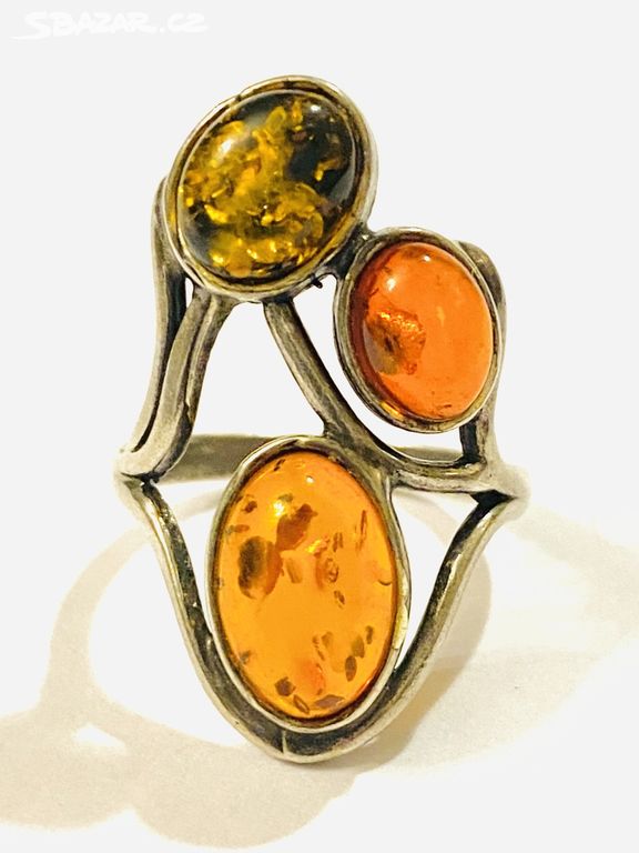 Stříbrný velký prsten, barevné JANTARY, Ag 925