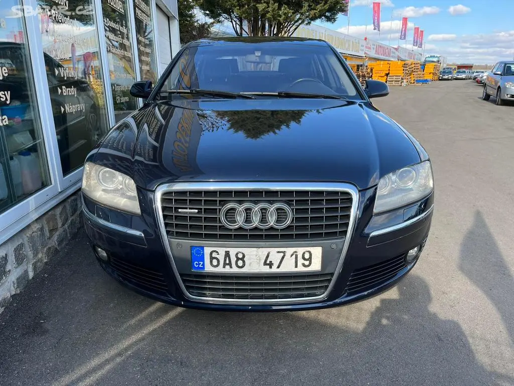 Audi A8, 4,2 Long - Vládní vůz - fotka 2