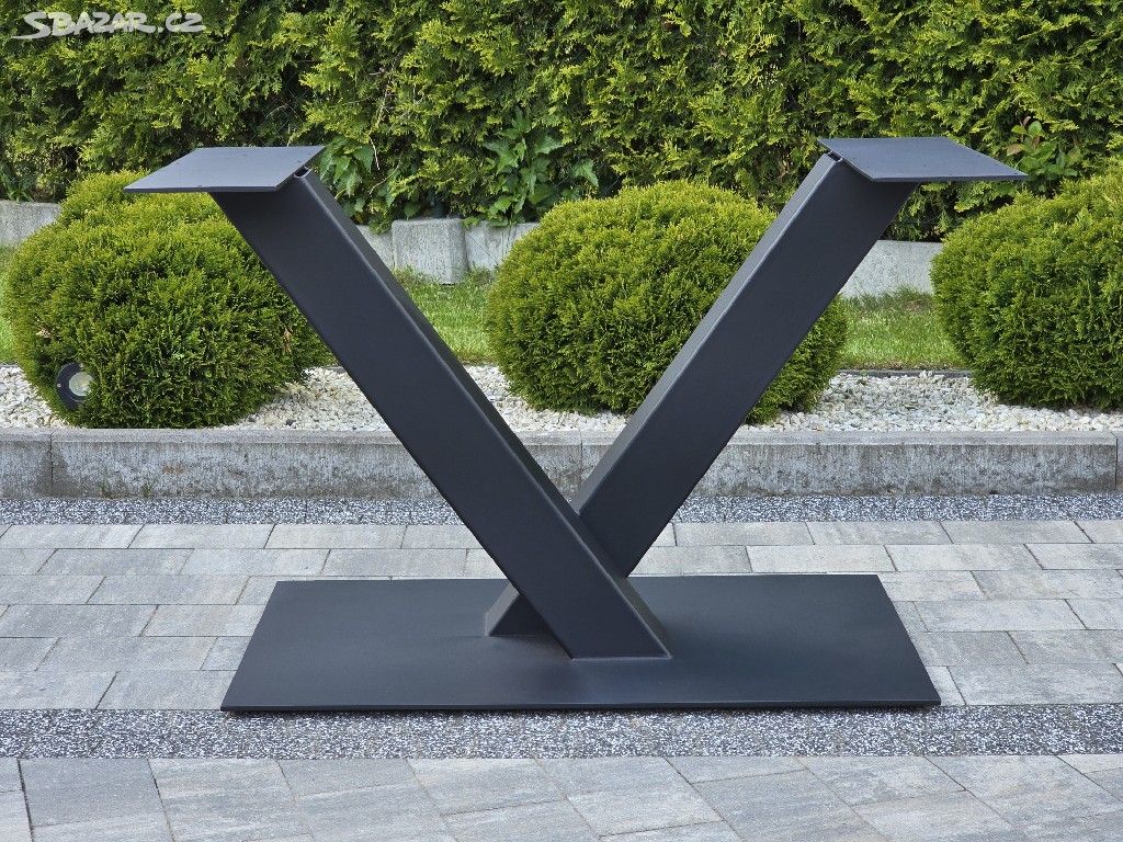 Moderni ocelová podnož k stolů "V" (ST3)