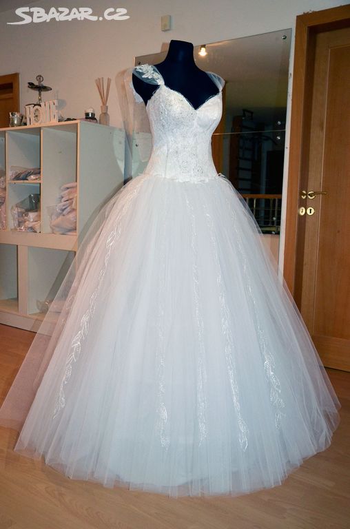 Svatební šaty M-L