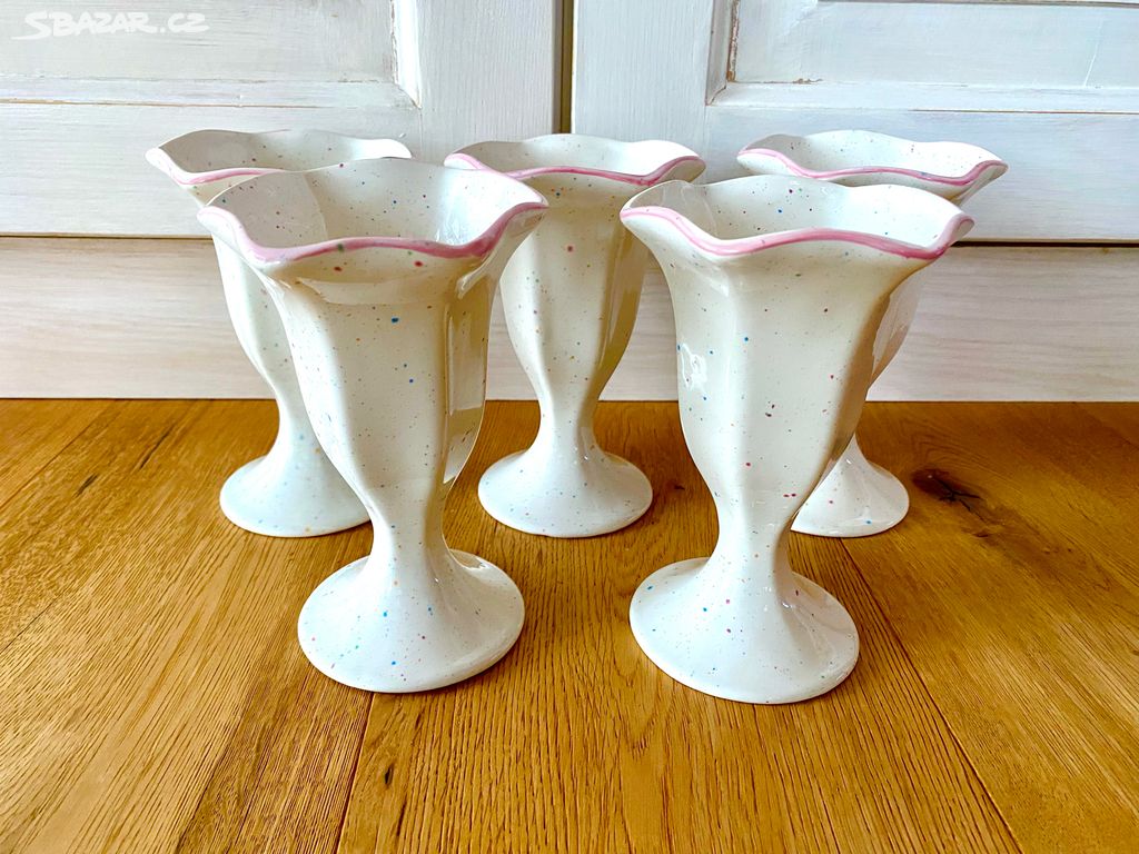 Porcelánové poháry