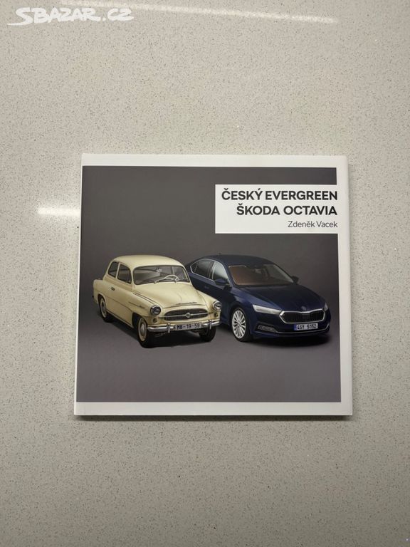 Kniha Český evergreen Škoda Octavia Zdeněk Vacek