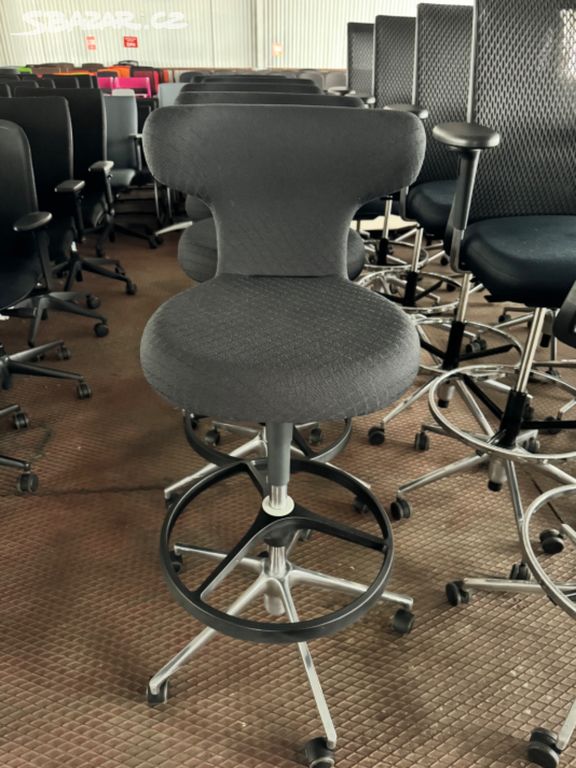 Vitra Pivot kancelářské barové židle