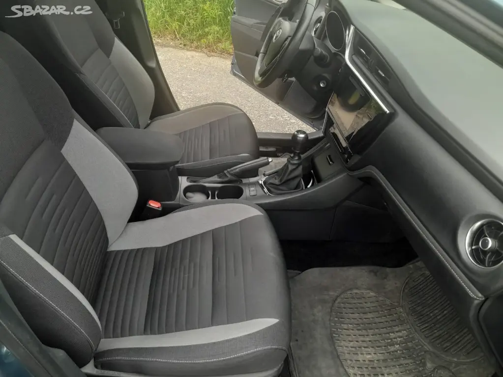 Toyota Auris 1,2i 1 majitel ČR Digi Klima servisk - fotka 6