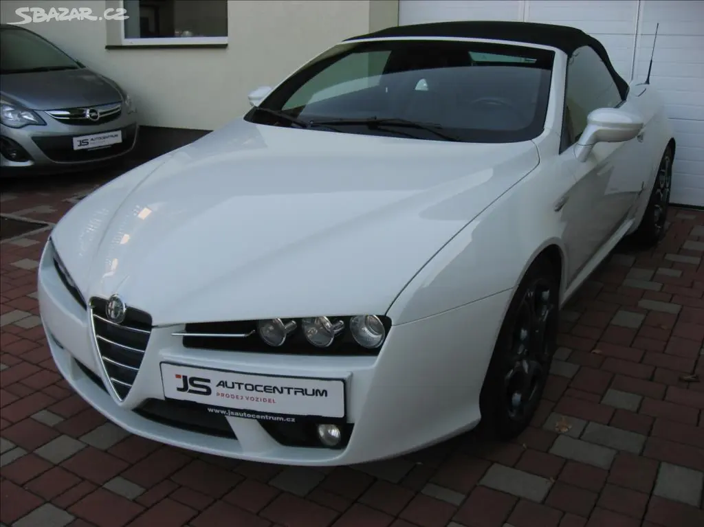 Alfa Romeo Spider, 2,2 JTS 185PS Exclusive - fotka 2
