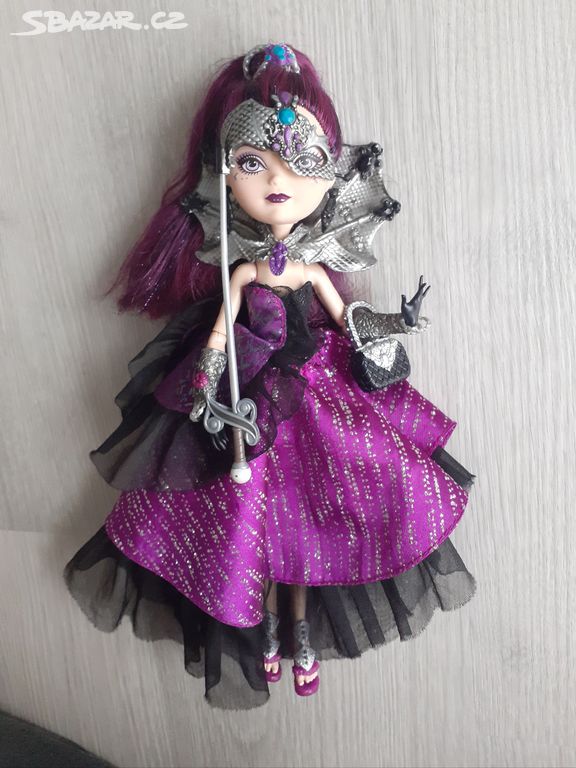 Ever After High Raven Thronecoming