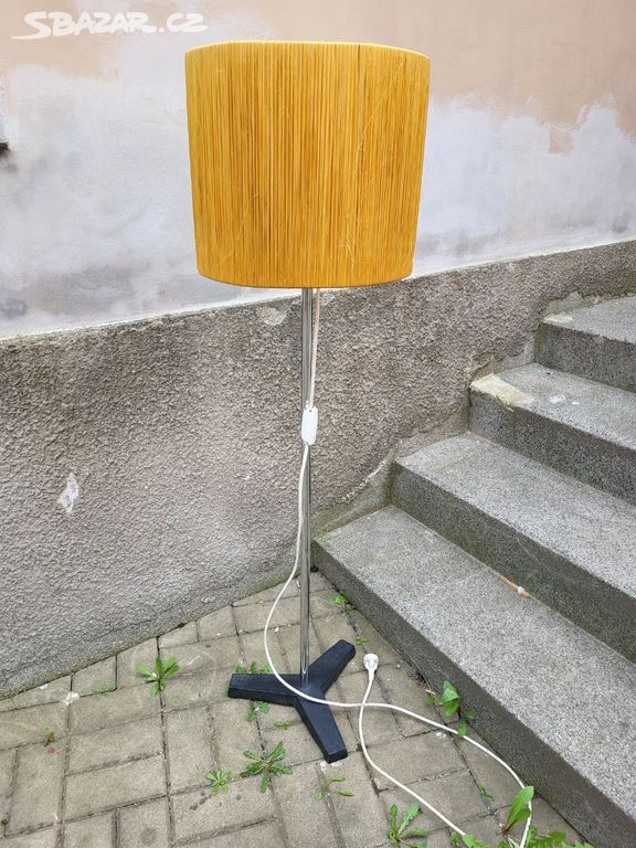 Retro podlahová lampa