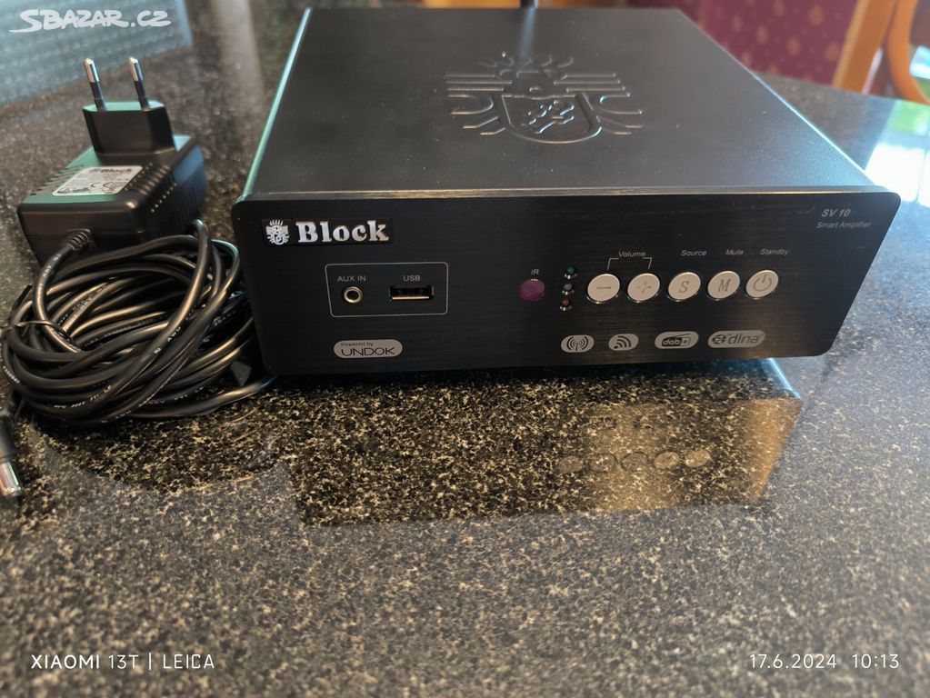 Block SV-10 - síťový audiopřehrávač a zesilovač