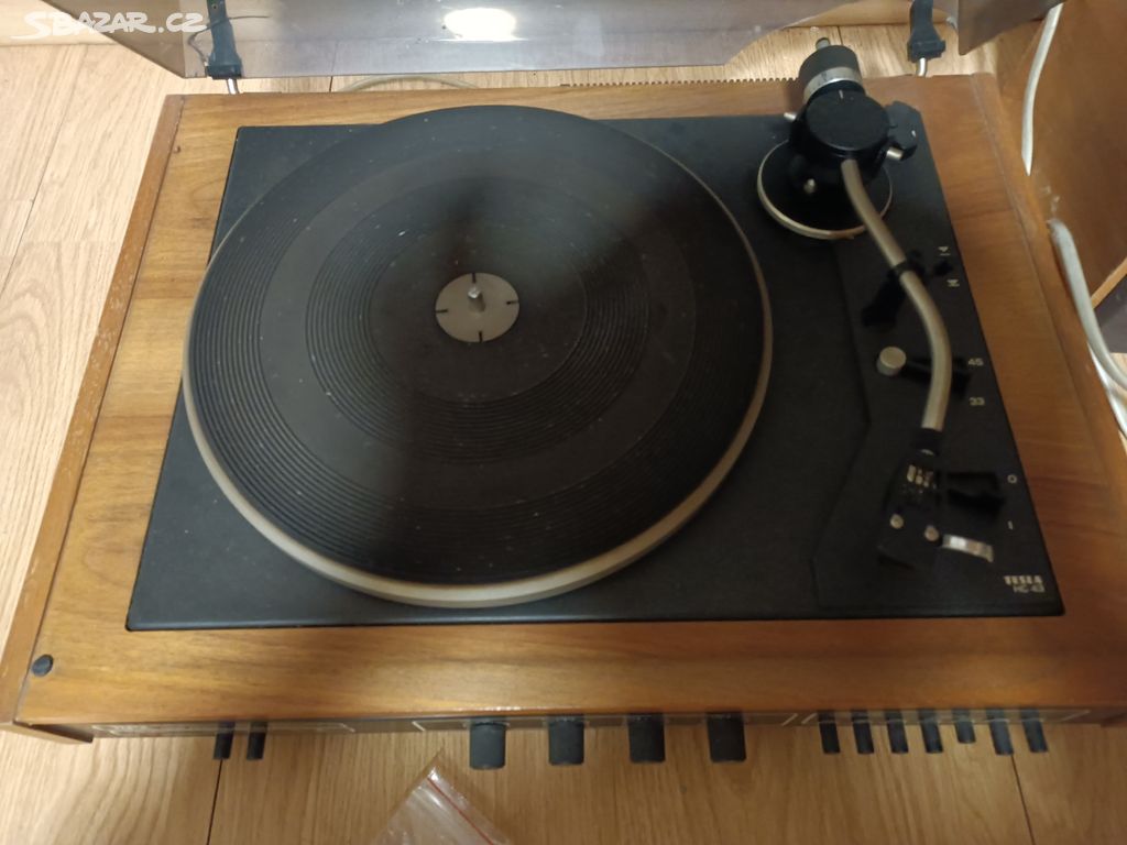 gramofon a orig repro tesla NZC 431